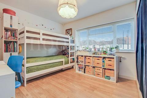 103 Aboyne Road, London, NW10 0EY