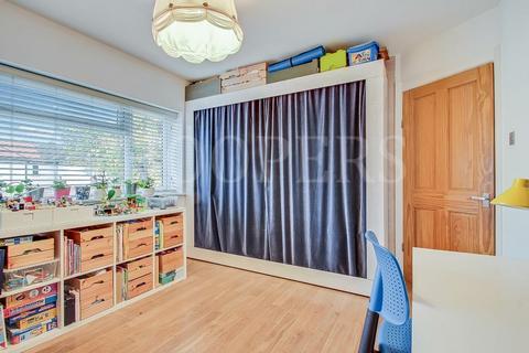 103 Aboyne Road, London, NW10 0EY