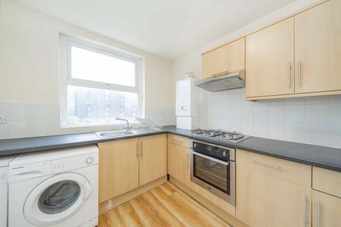 3 bedroom flat to rent, Wilberforce Road, London N4