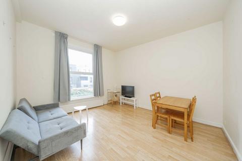 3 bedroom flat to rent, Wilberforce Road, London N4