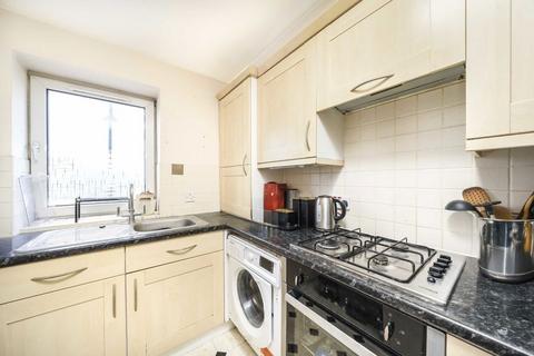 2 bedroom flat for sale, The Broadway, London SW19