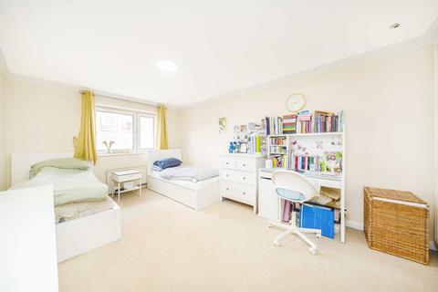 2 bedroom flat for sale, The Broadway, London SW19