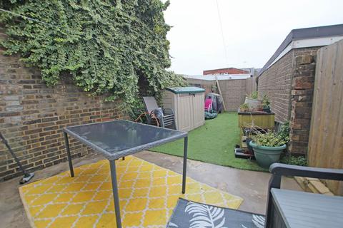 3 bedroom end of terrace house for sale, Sydney Road, Eastbourne, BN22 8BG