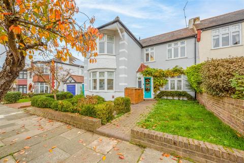 4 bedroom semi-detached house for sale, WOODCOTE ROAD, Leigh-On-Sea