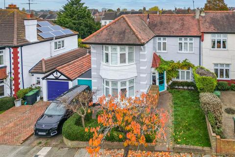 4 bedroom semi-detached house for sale, WOODCOTE ROAD, Leigh-On-Sea