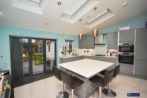 27 Kersey Gardens, Romford, RM3 0ER