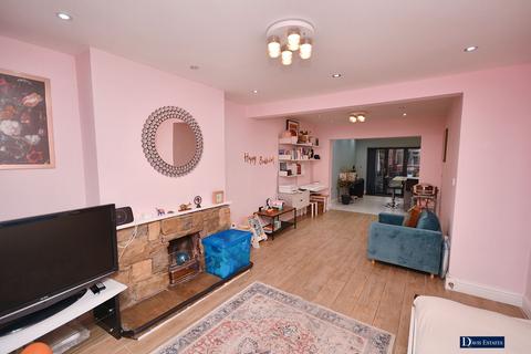 27 Kersey Gardens, Romford, RM3 0ER