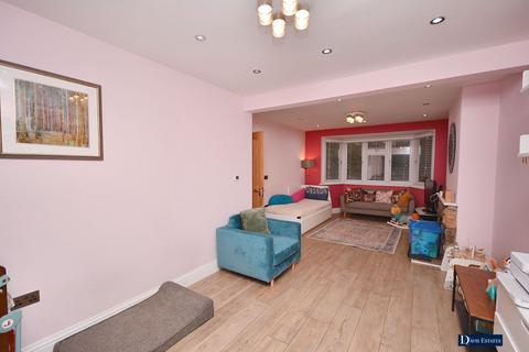 27 Kersey Gardens, Romford, RM3 0ER