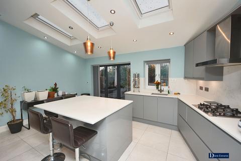 27 Kersey Gardens, Romford, RM3 0ER