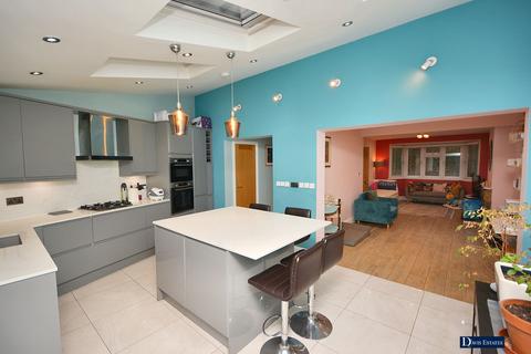 27 Kersey Gardens, Romford, RM3 0ER
