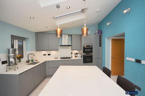 27 Kersey Gardens, Romford, RM3 0ER