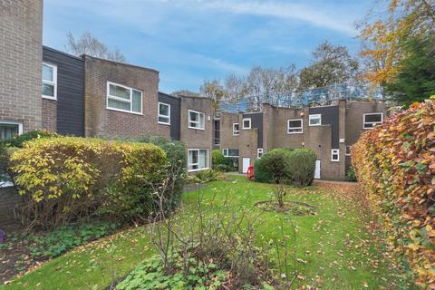 3 bedroom terraced house for sale, Fernwood, Park Villas, Roundhay