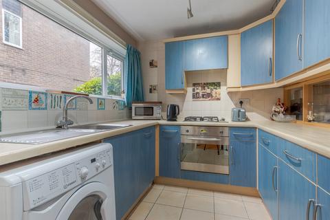 3 bedroom terraced house for sale, Fernwood, Park Villas, Roundhay