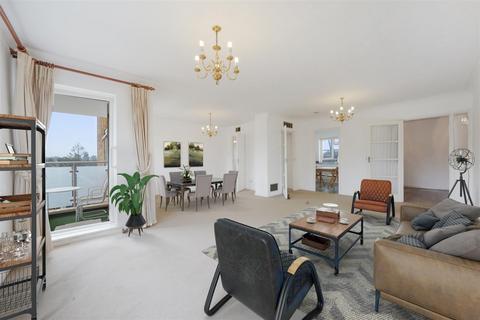 3 bedroom apartment for sale, Cranmer Court, Wickliffe Avenue, London