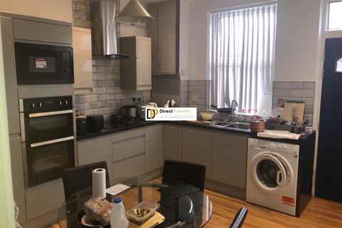 3 bedroom terraced house to rent, Leeds LS6