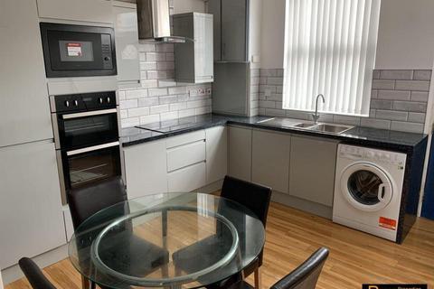 3 bedroom terraced house to rent, Leeds LS6