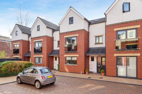 4 bedroom townhouse to rent, Victoria Court, Hereford, HR4