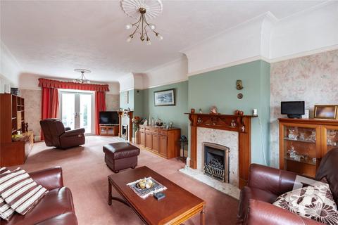 4 bedroom semi-detached house for sale, Wrotham Road, Gravesend, Kent, DA11