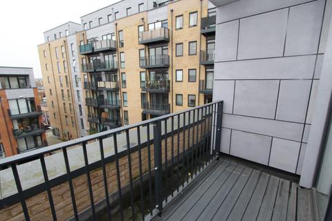 2 bedroom penthouse to rent, 32 ,Brewers Square, Dartford, DA1