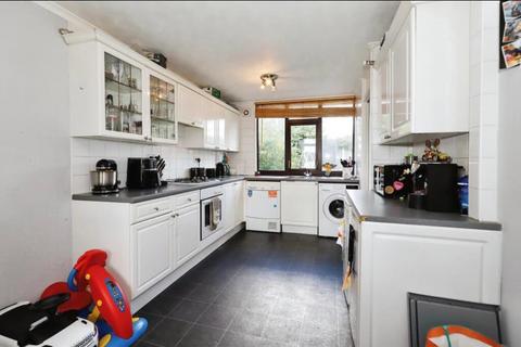 3 bedroom semi-detached house to rent, Ashmore Park, WV11