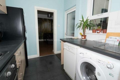 4 bedroom terraced house for sale, Coronation Street, Salford