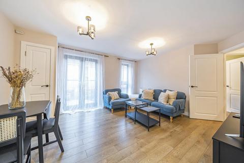 2 bedroom flat for sale, Broadwater Road, London