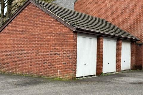 12 Glebe Lane, Oldham, OL1 4SJ
