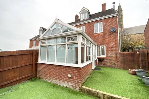 12 Glebe Lane, Oldham, OL1 4SJ
