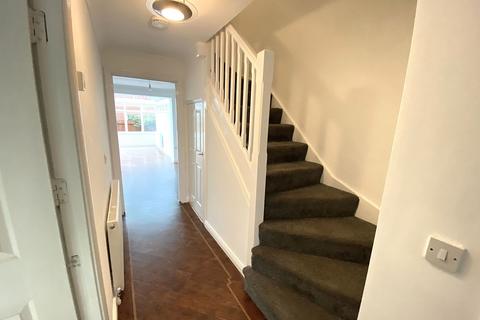 12 Glebe Lane, Oldham, OL1 4SJ