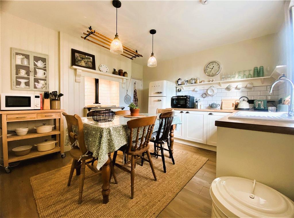 Kitchen II.jpg