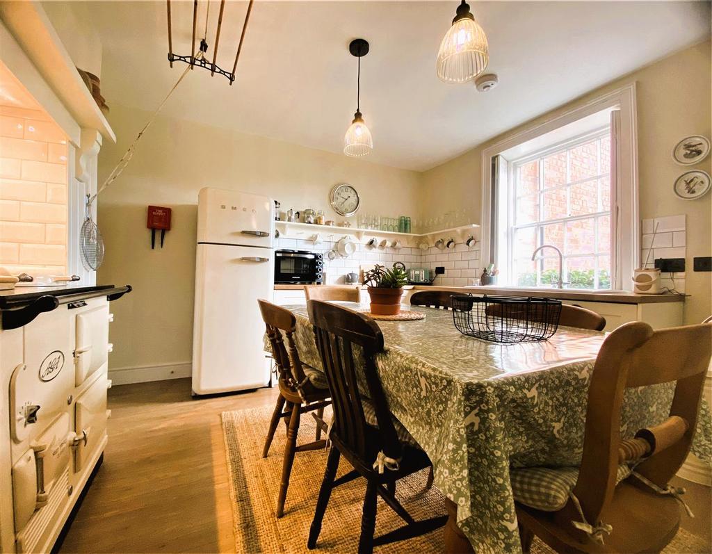 Kitchen III.jpg