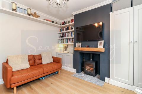 3 bedroom terraced house for sale, Lucan Road, Barnet EN5