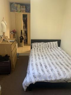 2 bedroom flat to rent, Raglan Road, Leeds LS6