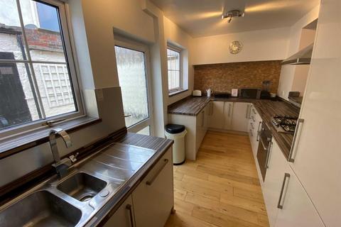 2 bedroom terraced house for sale, High Street, Macclesfield