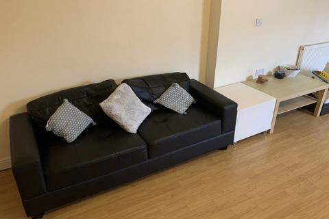 2 bedroom flat to rent, Raglan Road, Leeds LS6