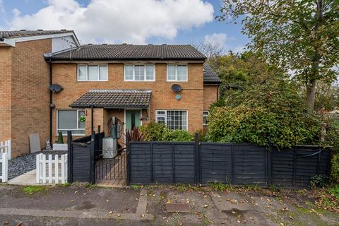 4 bedroom end of terrace house for sale, Chillerton, Netley Abbey, Southampton, Hampshire. SO31 5GU