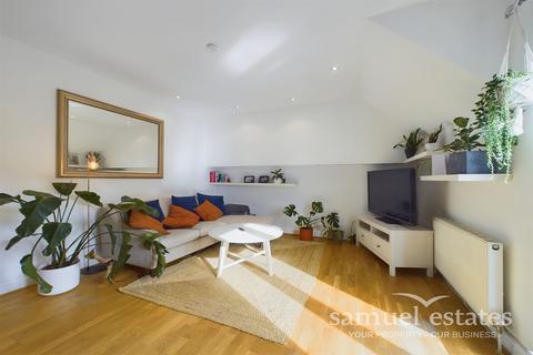 1 bedroom flat for sale, Vant Road, London, SW17