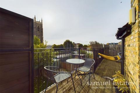 1 bedroom flat for sale, Vant Road, London, SW17