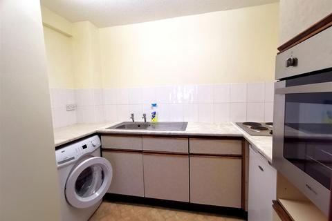 1 bedroom flat to rent, CHARLOTTE COURT, SOUTHSEA, PO5 3AY