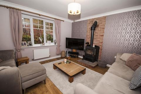 46 Elton Fold Chase, Bury, BL8 1PW