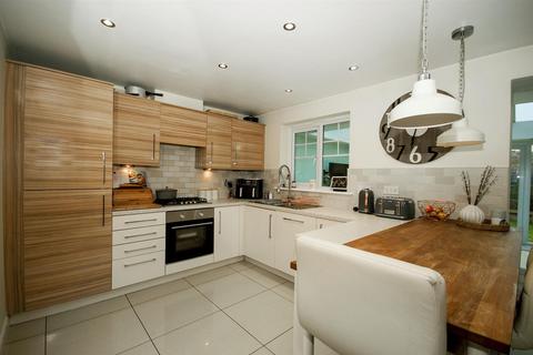 46 Elton Fold Chase, Bury, BL8 1PW