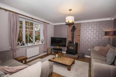 46 Elton Fold Chase, Bury, BL8 1PW