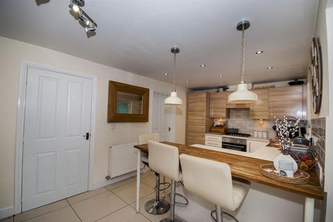 46 Elton Fold Chase, Bury, BL8 1PW