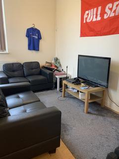 2 bedroom flat to rent, Raglan Road, Leeds LS6