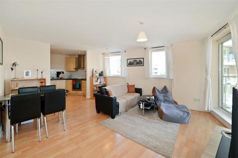 2 bedroom apartment to rent, Basin Approach, Limehouse E14