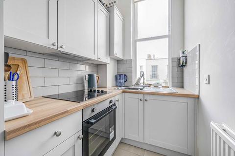 2 bedroom flat to rent, Campden Hill Gardens, London W8