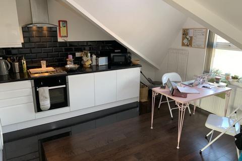 2 bedroom apartment to rent, Leeds LS2