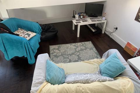 2 bedroom apartment to rent, Leeds LS2