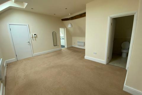 2 bedroom flat to rent, Long Acre, Bingham, Nottinghamshire, NG13