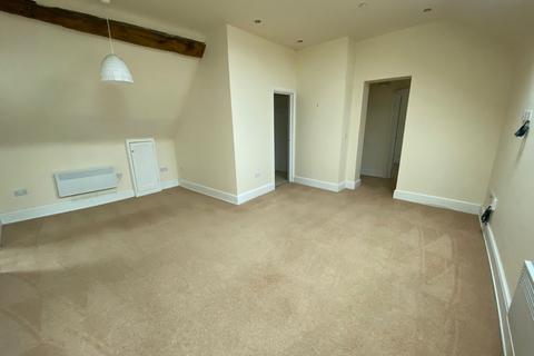 2 bedroom flat to rent, Long Acre, Bingham, Nottinghamshire, NG13